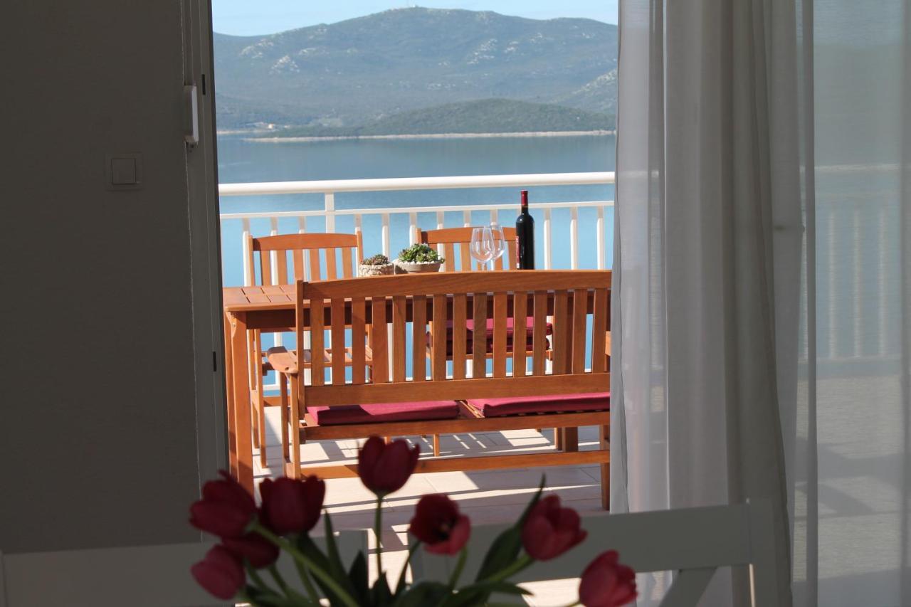 Bella Vista Daire Komarna Dış mekan fotoğraf