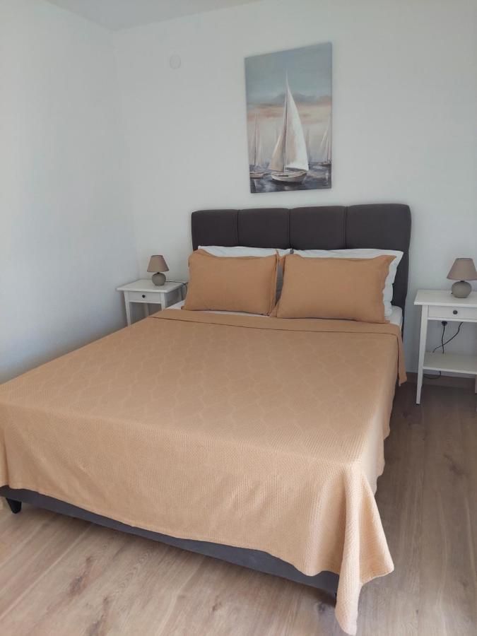 Bella Vista Daire Komarna Dış mekan fotoğraf